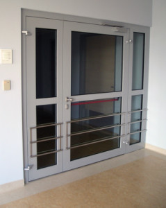 Protupožarna aluminijska zaokretna dvokrilna vrata